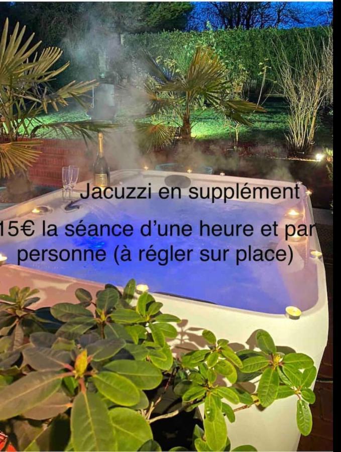 Appartement Le jacuzzi de Marie ll à Tourcoing Extérieur photo